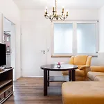 Apartment Alter Schwede 1 *